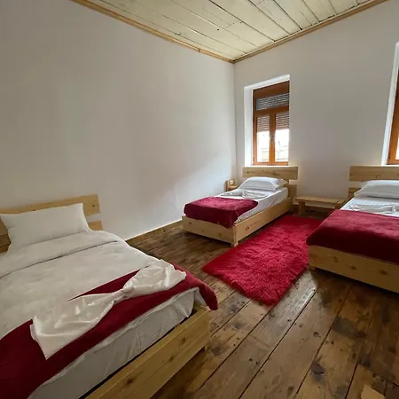 Ardjon House *